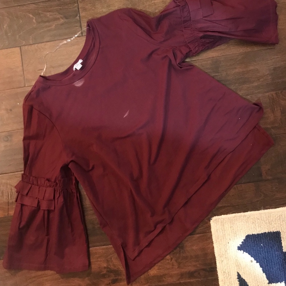 Bell sleeve maroon top